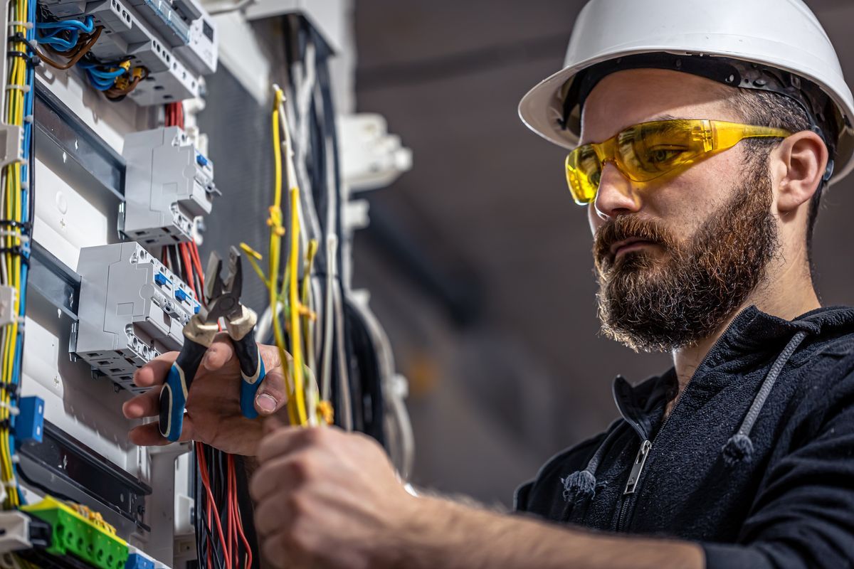 Branchenfactoring Elektrotechnik von Meridiem-Finanz